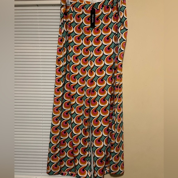 Boohoo Plus Retro Geo printed wide leg trousers - Picture 1 of 4
